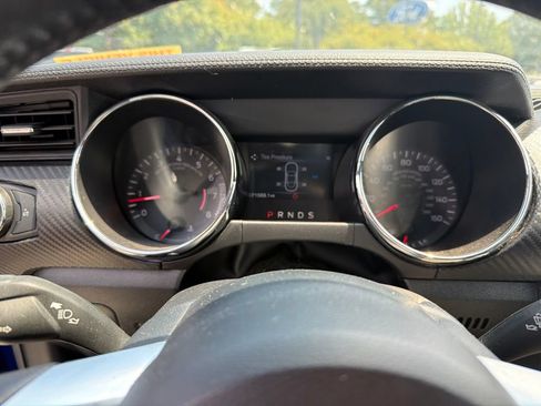 Used 2016 Ford Mustang Coupe RWD image 4
