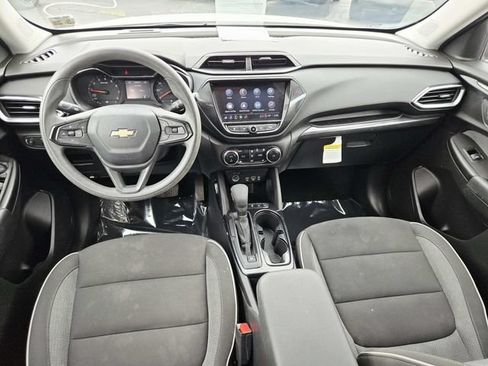 Used 2023 Chevrolet TrailBlazer LT w/ Convenience Package AWD/4WD image 6