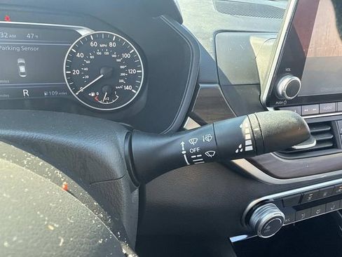 Used 2024 Nissan Altima 2.5 SV image 33