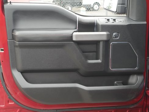 Used 2018 Ford F150 Platinum w/ Equipment Group 701A Luxury AWD/4WD image 40