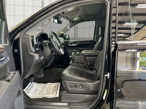 Used 2025 GMC Sierra 1500 SLT AWD/4WD image 9