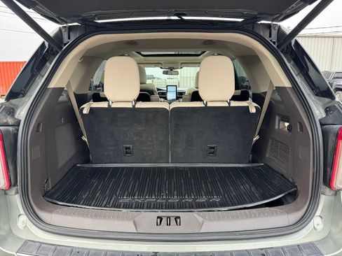 Used 2020 Ford Explorer Platinum w/ Premium Technology Package image 10