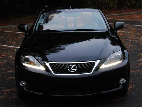 Used 2011 Lexus IS 250C w/ Luxury Pkg RWD image 3