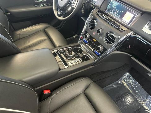 Certified 2023 Rolls-Royce Cullinan w/ Dark Exterior Package AWD/4WD image 16