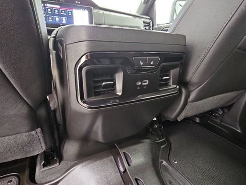 Used 2025 GMC Sierra 2500 AT4 AWD/4WD image 33