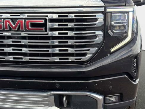 Used 2024 GMC Sierra 1500 Denali w/ Technology Package AWD/4WD image 9