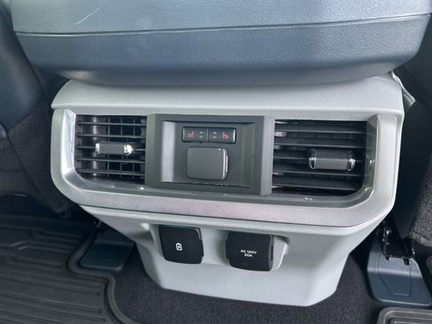 Used 2023 Ford F150 Limited image 18