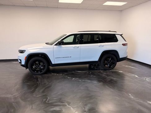 Used 2025 Jeep Grand Cherokee L Altitude RWD image 3