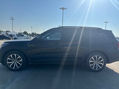 Used 2025 Ford Explorer ST-Line RWD image 5