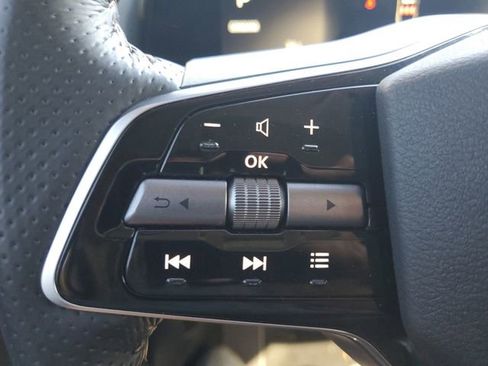 Used 2023 Nissan Ariya image 17