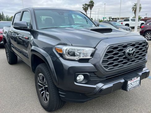 Used 2023 Toyota Tacoma TRD Sport w/ TRD Premium Sport Package AWD/4WD image 3