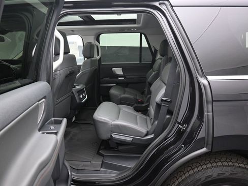 New 2025 Ford Expedition Active image 20
