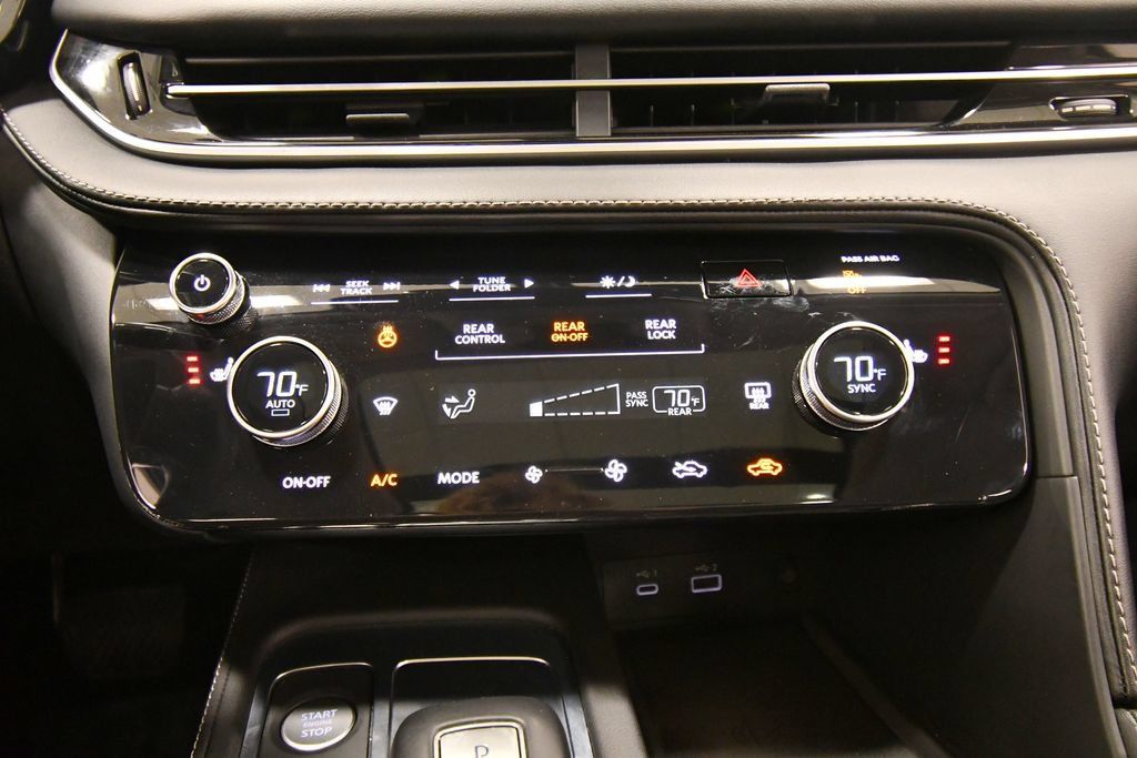 Used 2025 INFINITI QX60 Luxe AWD/4WD image 26