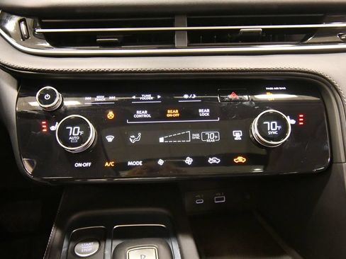 Used 2025 INFINITI QX60 Luxe AWD/4WD image 26