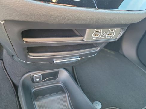 New 2025 Chrysler Pacifica Select FWD image 20
