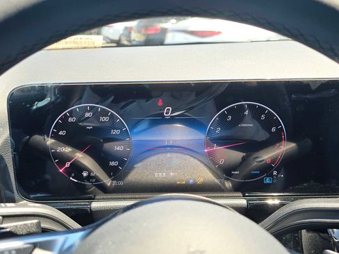 New 2025 Mercedes-Benz GLA 250 4MATIC image 29