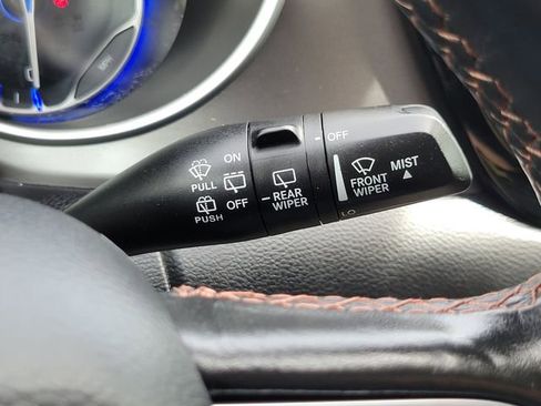 Used 2020 Chrysler Pacifica Touring-L w/ Tire & Wheel Group FWD image 16