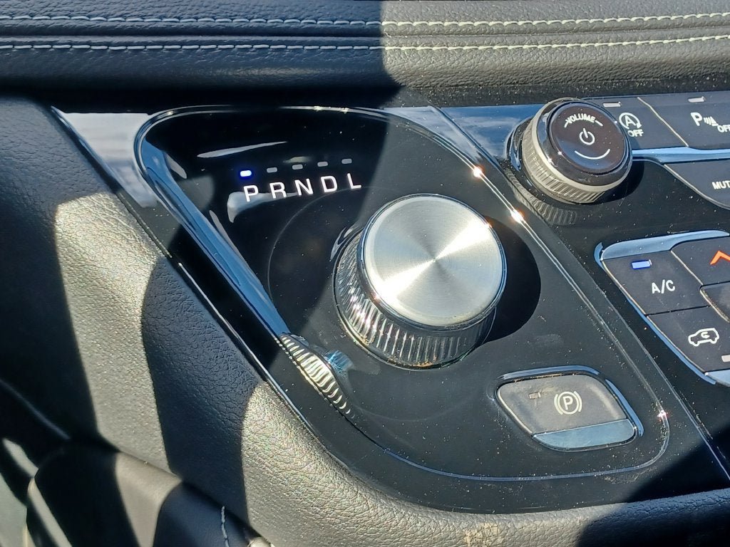 New 2027 Chrysler Pacifica Limited AWD/4WD image 22