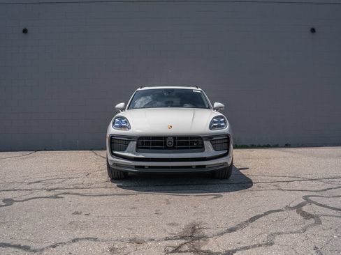 Used 2026 Porsche Macan S AWD/4WD image 10