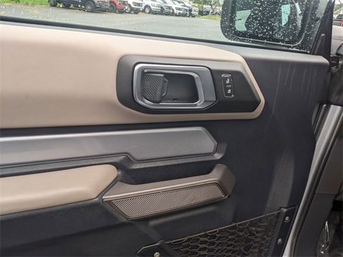 Used 2022 Ford Bronco Wildtrak image 13