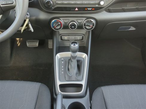 New 2026 Hyundai Venue SE image 20