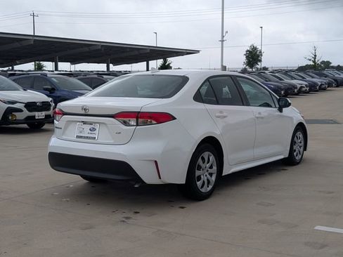 Used 2023 Toyota Corolla LE image 5