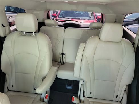 Used 2022 Buick Enclave Essence w/ Experience Buick Package image 10