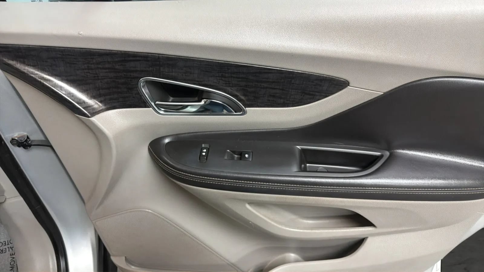 Used 2013 Buick Encore Leather FWD image 17