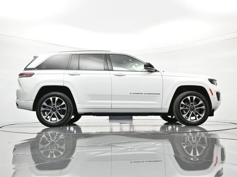 Used 2023 Jeep Grand Cherokee Overland w/ Luxury Tech Group IV image 40