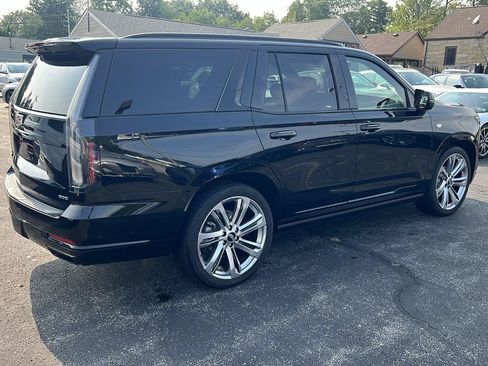 Used 2025 Cadillac Escalade Sport Platinum AWD/4WD image 5