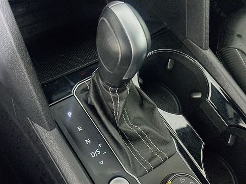 Used 2023 Volkswagen Atlas Cross Sport SE image 24