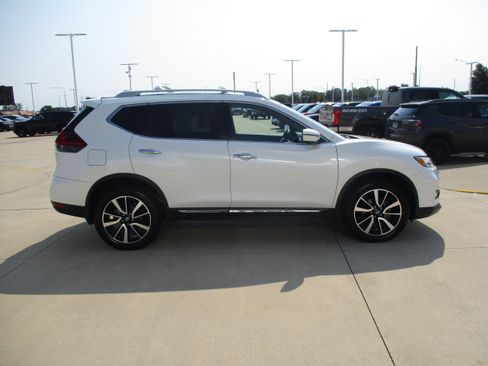 Used 2020 Nissan Rogue SL w/ Premium Package AWD/4WD image 8