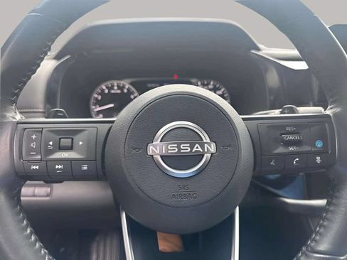 Used 2024 Nissan Pathfinder SV FWD image 6
