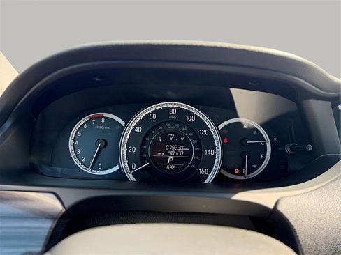 Used 2017 Honda Accord EX-L image 36