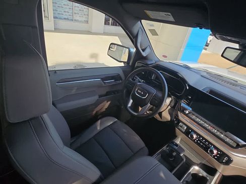 Used 2025 GMC Sierra 1500 SLT w/ SLT Premium Package image 19