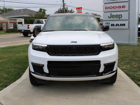 Used 2025 Jeep Grand Cherokee L Summit AWD/4WD image 6