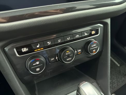 Used 2021 Volkswagen Tiguan SE R-Line image 19