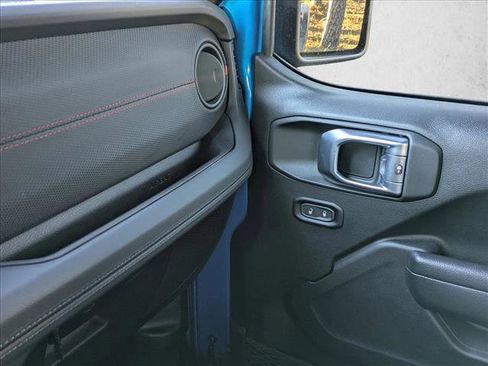 Used 2024 Jeep Wrangler Unlimited Rubicon w/ Technology Group image 18