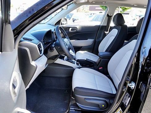 Certified 2026 Hyundai Venue SEL FWD image 14