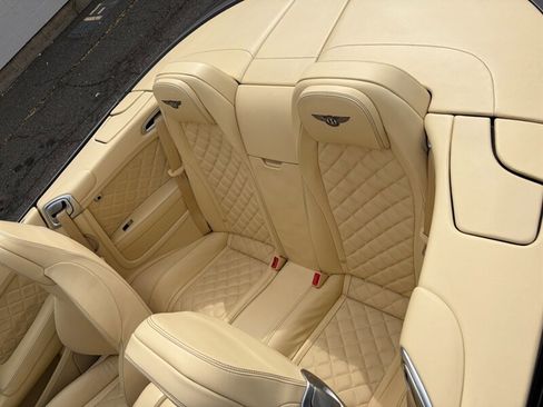 Used 2017 Bentley Continental GT image 26
