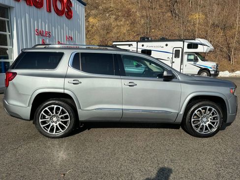 Used 2023 GMC Acadia Denali w/ Denali Technology Package image 8