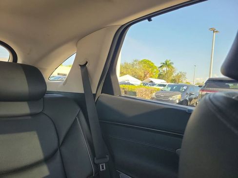 Used 2022 Genesis GV70 2.5T w/ Advanced Package image 6