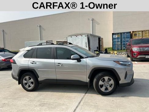 Used 2025 Toyota RAV4 XLE w/ Convenience Package FWD image 2