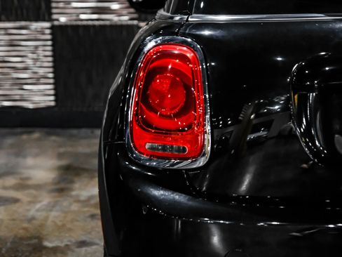 Used 2021 MINI Cooper 2-Door Hardtop FWD image 35