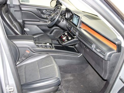 Used 2022 Lincoln Corsair Grand Touring image 28