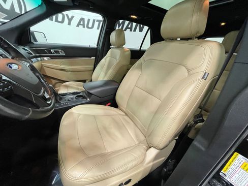 Used 2017 Ford Explorer Limited image 14