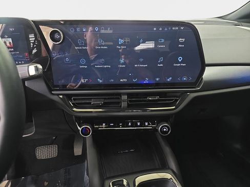 Used 2025 Chevrolet Equinox EV RS image 23