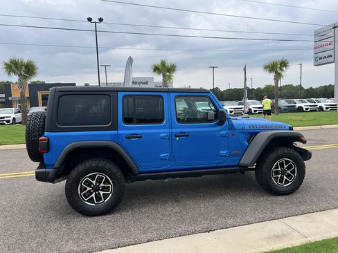 Certified 2025 Jeep Wrangler Unlimited Rubicon w/ Convenience Group AWD/4WD image 2