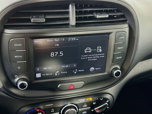 Used 2025 Kia Soul LX w/ LX Technology Package image 18