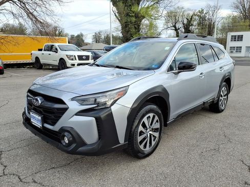 Used 2023 Subaru Outback Premium AWD/4WD image 7